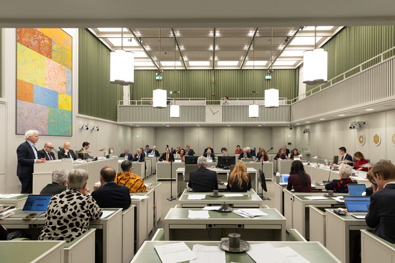 De plenaire zaal tijdens het debat