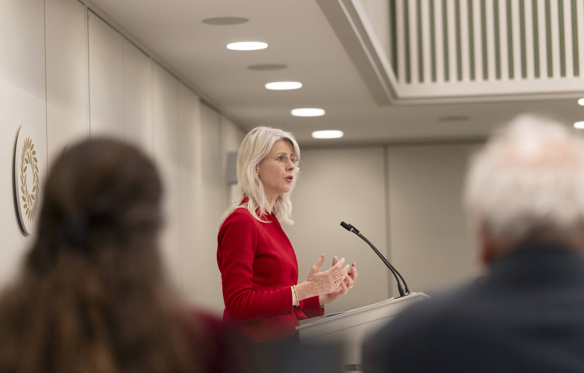 Minister Keijzer tijdens het debat op 18 februari 2025