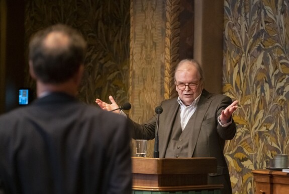 Geert Reuten tijdens een debat in 2019